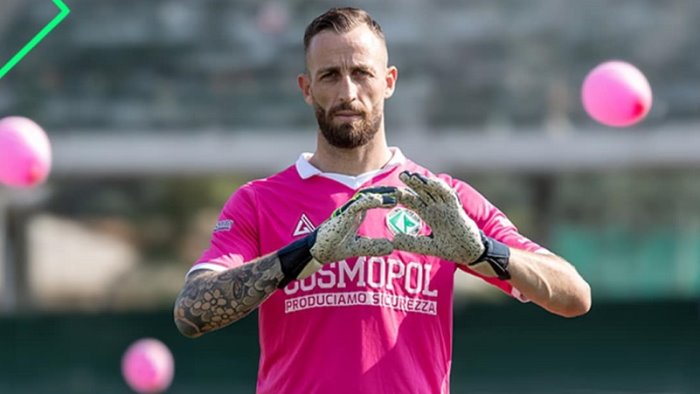 avellino maglia power of pink per iannarilli in rosa con il cerignola