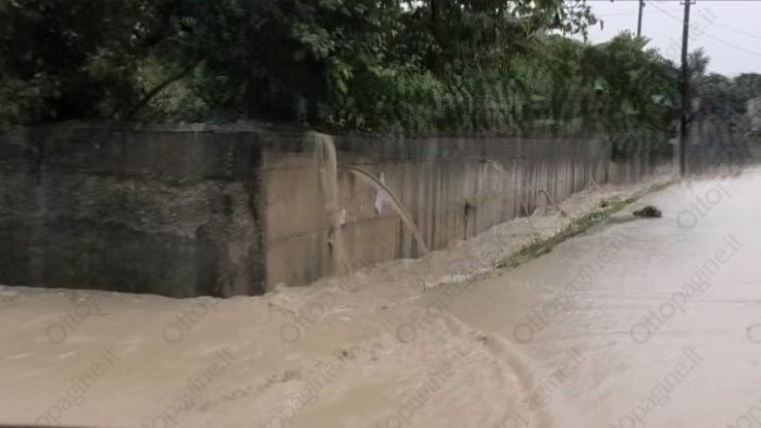 maltempo scuole rimaste chiuse nel napoletano partenza rinviata a domani